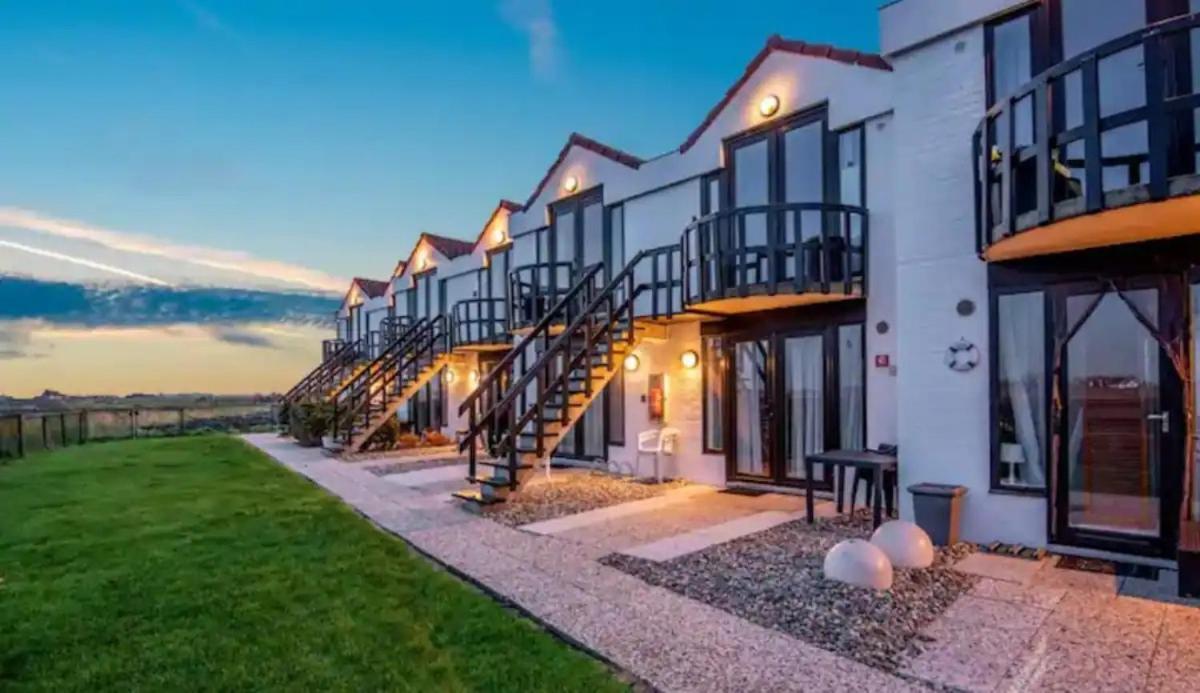 Appartement Met Prachtig Polderzicht 1St Floor De Haan Bagian luar foto